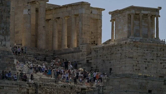 Tarixi Akropol yenidən bağlandı - SƏBƏB