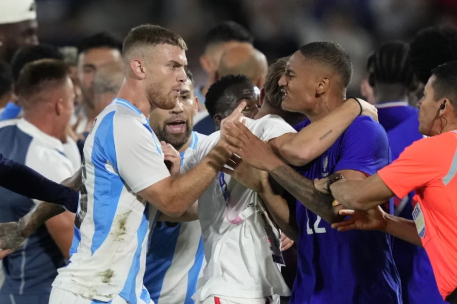 Fransa və Argentina futbolçuları arasında dava baş verdi 