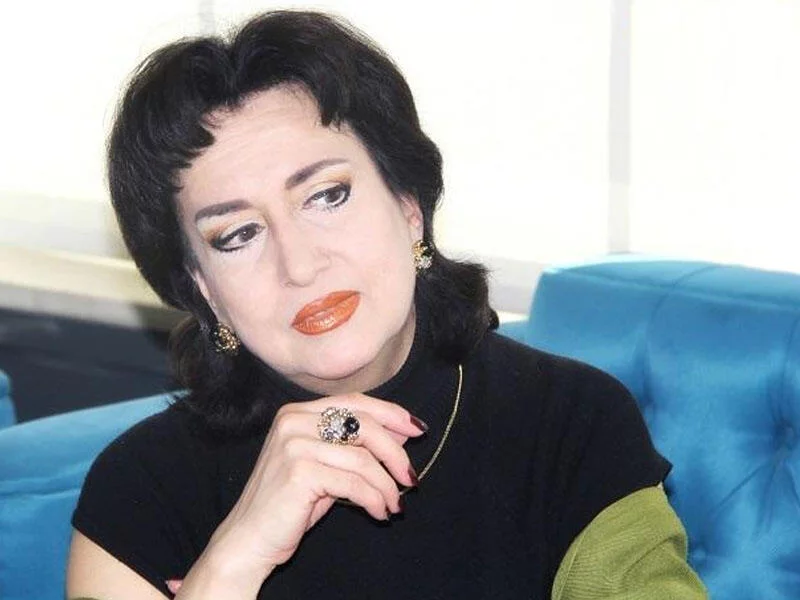 Əməkdar artist illərin sirrini açdı 