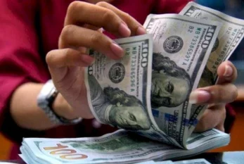 Bakıda dollar qıtlığının səbəbi nədir? 