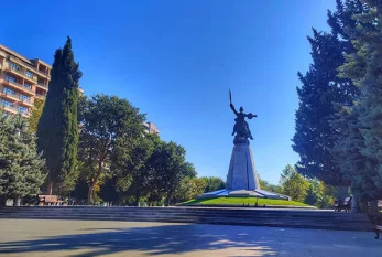 Bakıda parkda uşağı “tok” vurdu 