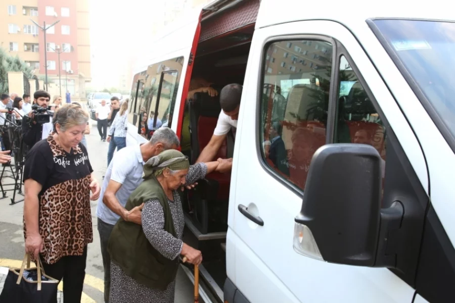 59 nəfər laçınlı doğma yurduna yola salındı 