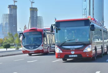 Bakıda avtobusda  hadisə:Kişi GÖRÜN NƏ ETDİ - VİDEO 