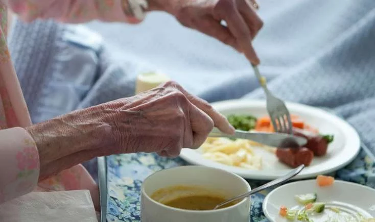 106 yaşlı qadın həyat sirrini açıqladı 