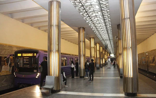 Bakı metrosunda xanım mayora xəsarət yetirildi - “Məni işarə edərək nəsə deyirdi” 