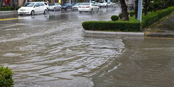 Bakının bu ərazisini su basdı - VİDEO