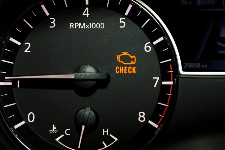 “Check Engine” işığı niyə yanır? – Bu halda avtomobili idarə etmək olar?