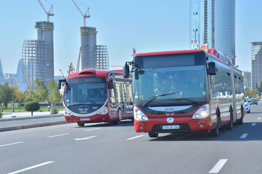 Bakıda avtobusda "qaraçı"lar GÖRÜN NƏ OYUN ÇIXARDILAR - ANBAAN GÖRÜNTÜLƏR