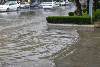 Bakının bu ərazisini su basdı - VİDEO