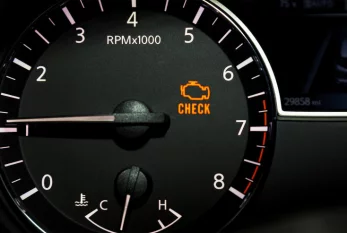 “Check Engine” işığı niyə yanır? – Bu halda avtomobili idarə etmək olar?