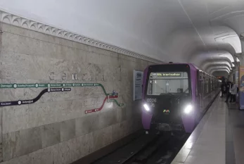 Bakı metrosunda özünü qatarın altına atan oğlanın ayaqlarını kəsdilər 