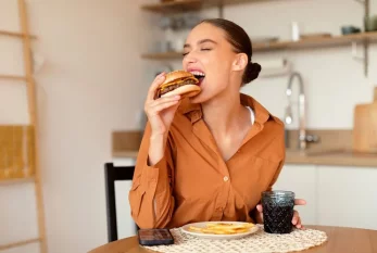 Dünyaca məşhur fast-food şəbəkələrində epidemiya HƏYƏCANI