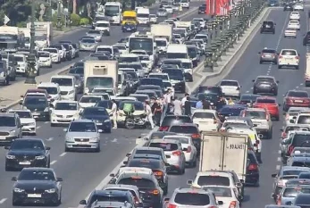 Bakıda piyadanın səbəb olduğu zərcirvari qəza... - Video 