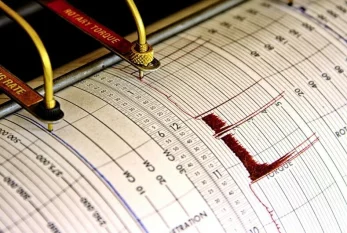 5,8 bal gücündə zəlzələ bu ölkəni 2-ci dəfə SİLKƏLƏDİ 