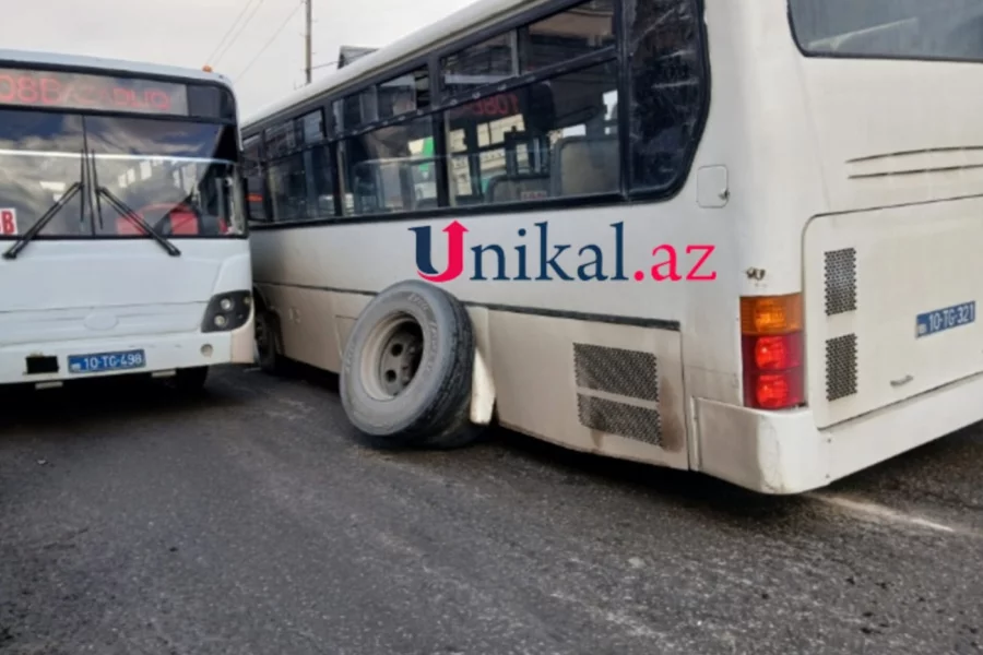 Bakıda avtobusun təkəri qopdu, təhlükəli vəziyyət yarandı 