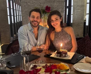 Hande Erçel ad gününü sevgilisi ilə belə qeyd etdi - FOTO