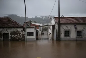 Güclü yağış: Küçələri 5 dəqiqədə su basdı