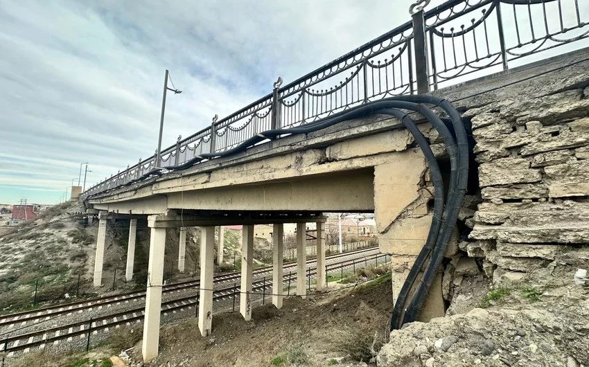 Sumqayıtı Saray qəsəbəsi ilə birləşdirən körpü sökülür 