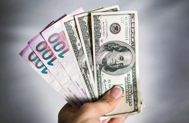 Mərkəzi Bankın dollar ehtiyyatları azaldı – Manat necə olacaq? 