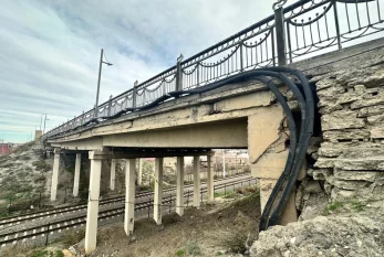 Sumqayıtı Saray qəsəbəsi ilə birləşdirən körpü sökülür 