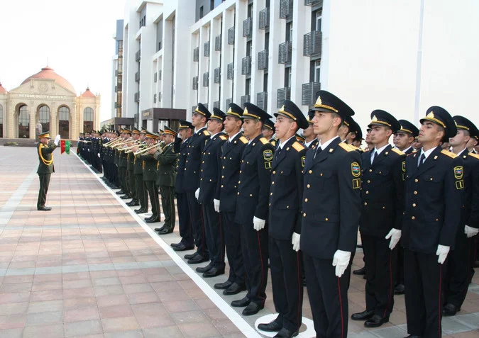 Polis Akademiyası yolunuzu gözləyir 